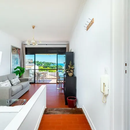 Whome | & 알부페이라